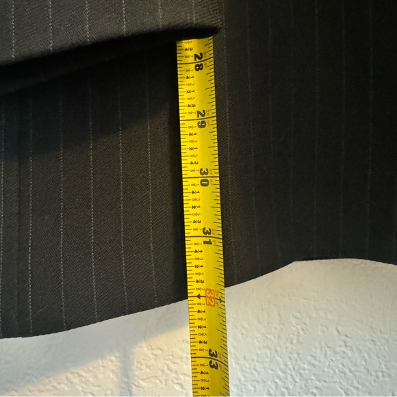 Kenneth Cole Reaction Black And Gray Pinstriped 2 pcs Wool Suit. Size 42… - Picture 10 of 17